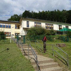 Treppenaufgang zur Kindertagesstätte GerneGROSS
